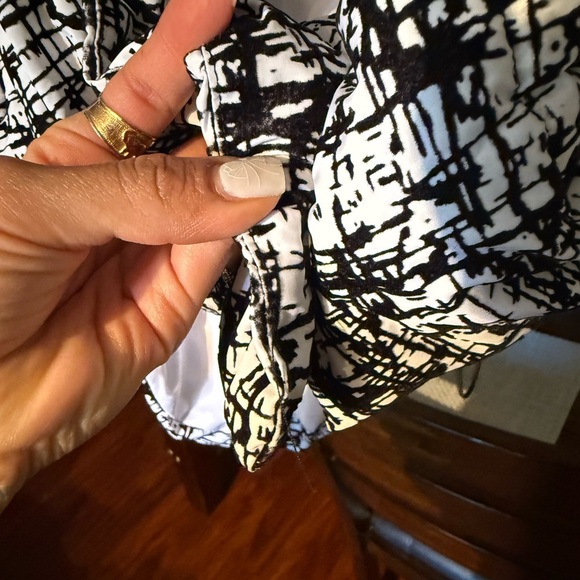 Calvin Klein Black and White Patterned Jacket - Picture 10 of 12